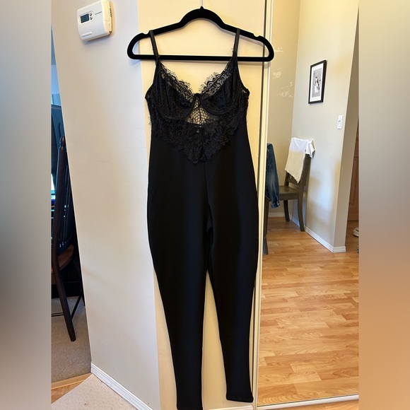 Fashion Nova Jumpsuit - Picture 1 of 4